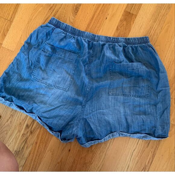 Caslon Denim Chambray Pull-on Shorts - Picture 2 of 8